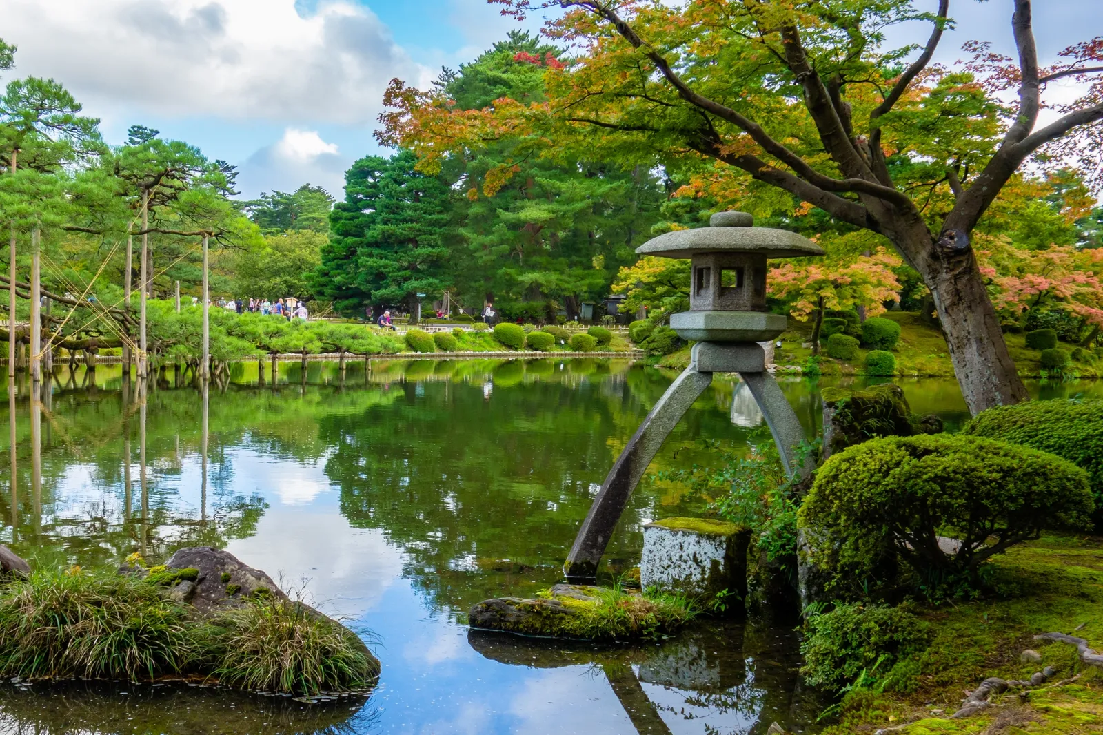 A view of the Japanese garden at Kenrokuen in Kanazawa