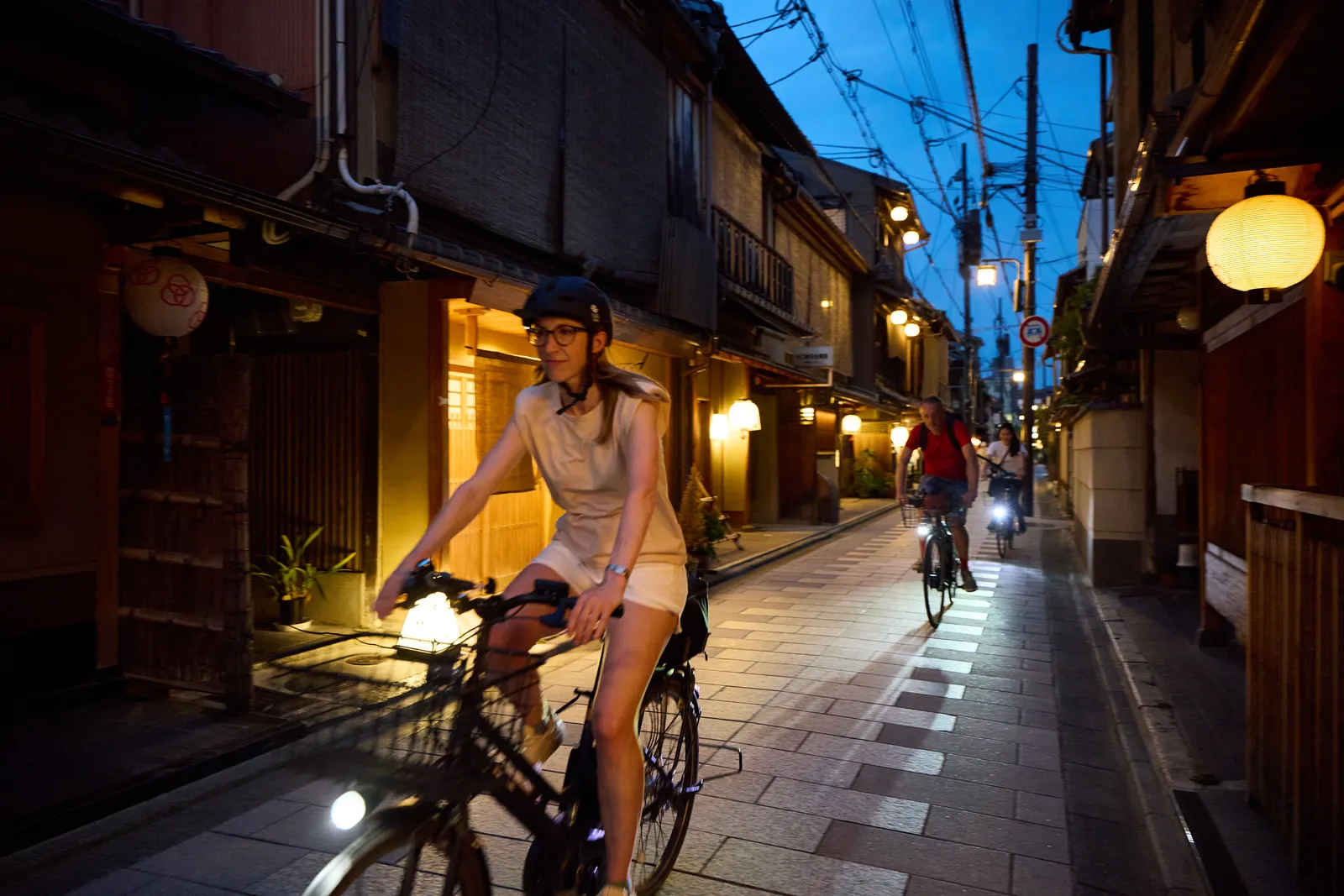 Kyoto Night E-Bike Tour - Illuminated Temples