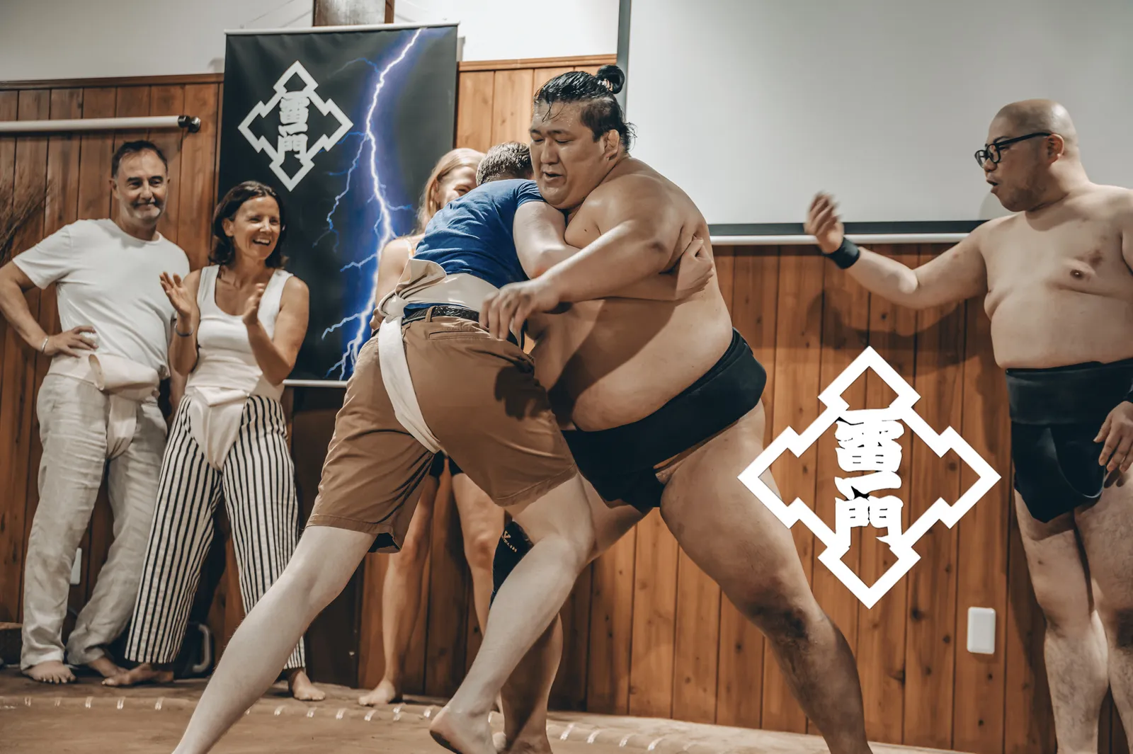 大阪:相扑体验与表演(前职业力士·擂台挑战赛)