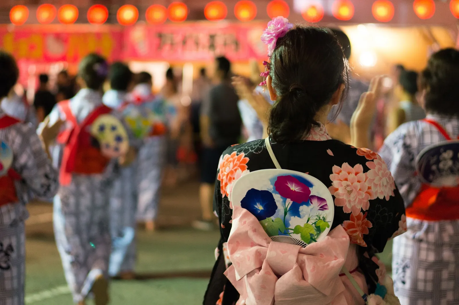 Enjoying a kimono rental experience against Asakusa's streetscape